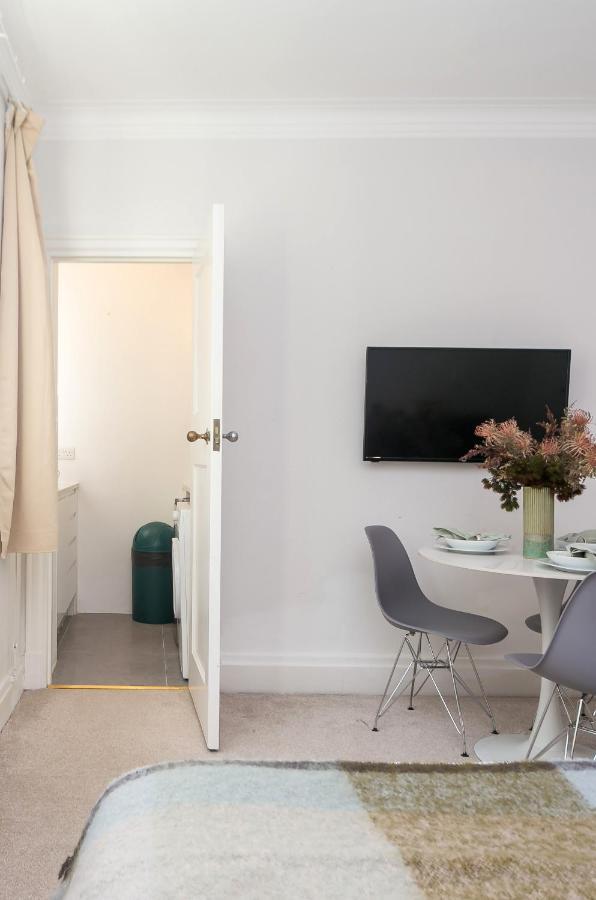 Beautifully Presented Centrally Located Studio Apartment Londen Buitenkant foto